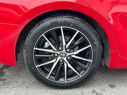 Certified 2021 Toyota Camry SE image 6