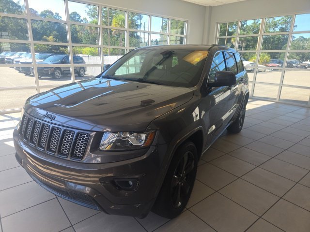 Used 2015 Jeep Grand Cherokee Altitude RWD image 5