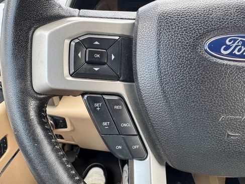 Used 2017 Ford F250 Lariat w/ Chrome Package image 30