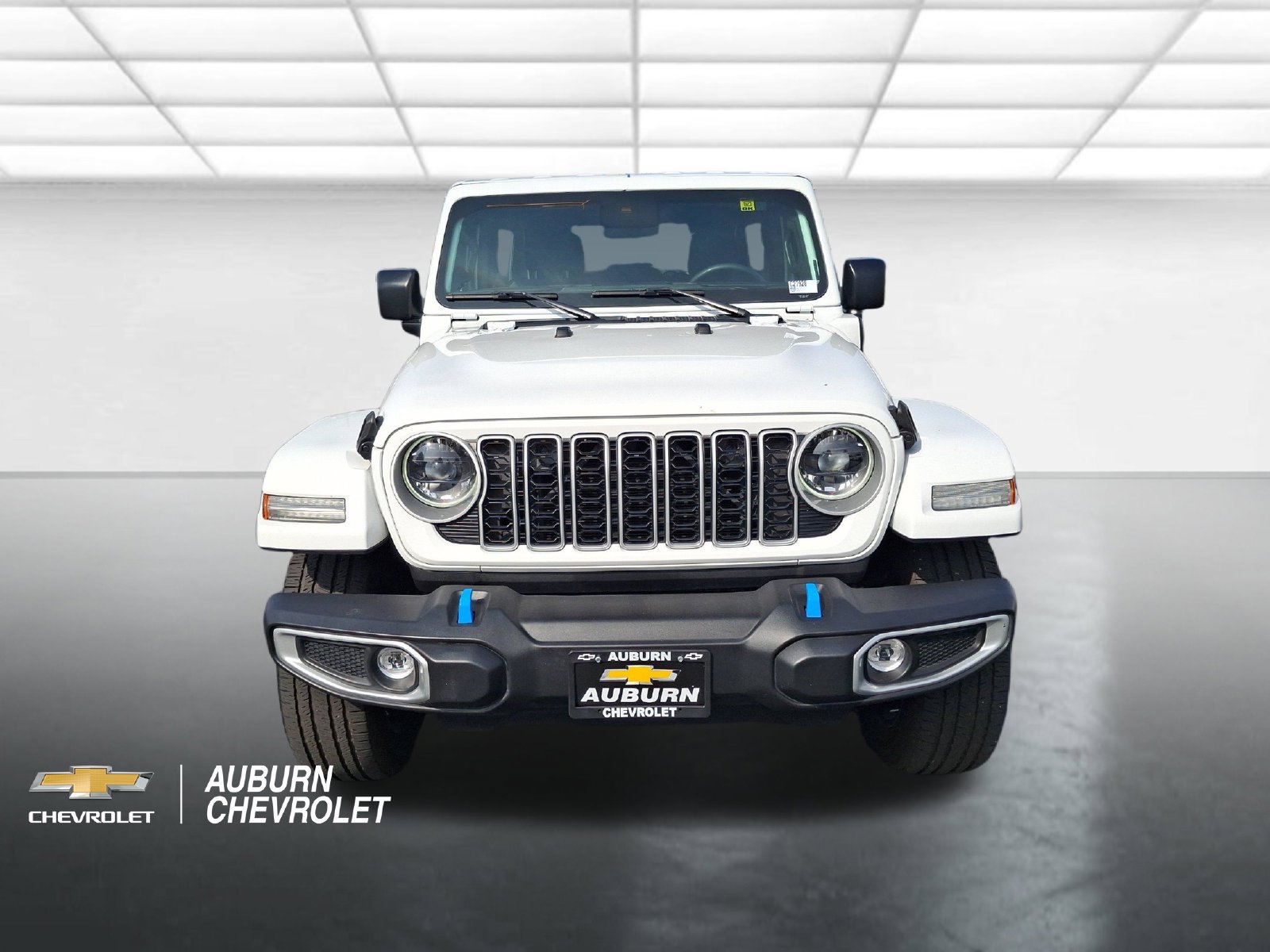 Used 2024 Jeep Wrangler Unlimited Sahara AWD/4WD image 5