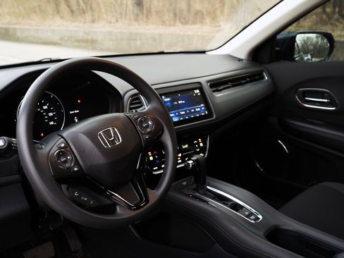 Used 2021 Honda HR-V EX image 16