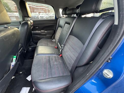 Used 2018 Mitsubishi Outlander Sport SE AWD/4WD image 19
