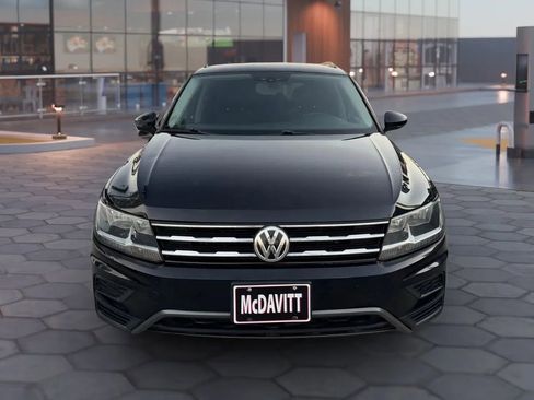 Used 2018 Volkswagen Tiguan SEL image 2