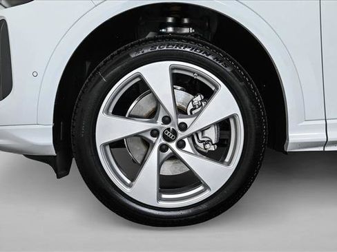 New 2025 Audi Q5 Premium Plus image 25