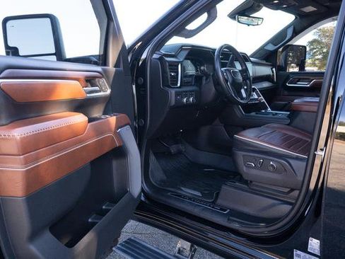 Used 2024 GMC Sierra 2500 Denali Ultimate image 15