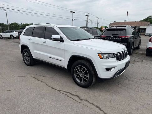 Used 2018 Jeep Grand Cherokee Limited AWD/4WD image 4