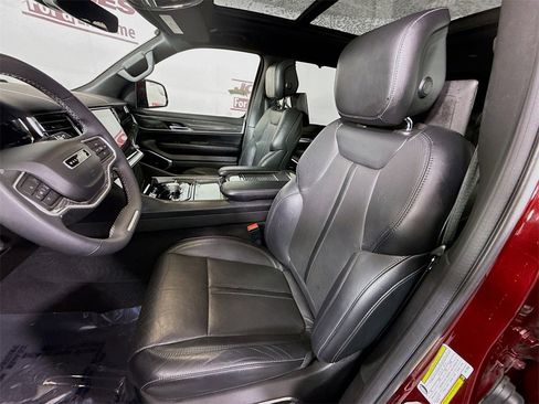 Used 2022 Jeep Wagoneer Series III w/ Premium Group I image 28