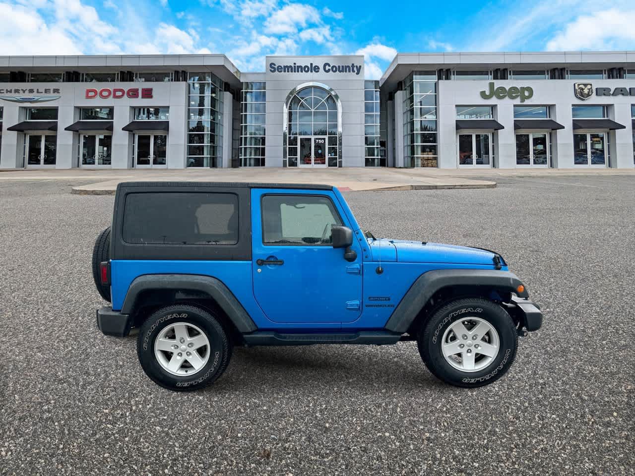 Used 2015 Jeep Wrangler Sport w/ Quick Order Package 24S AWD/4WD image 9