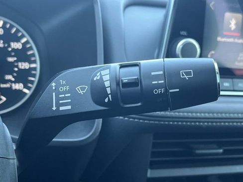 Used 2025 Nissan Rogue S FWD image 29