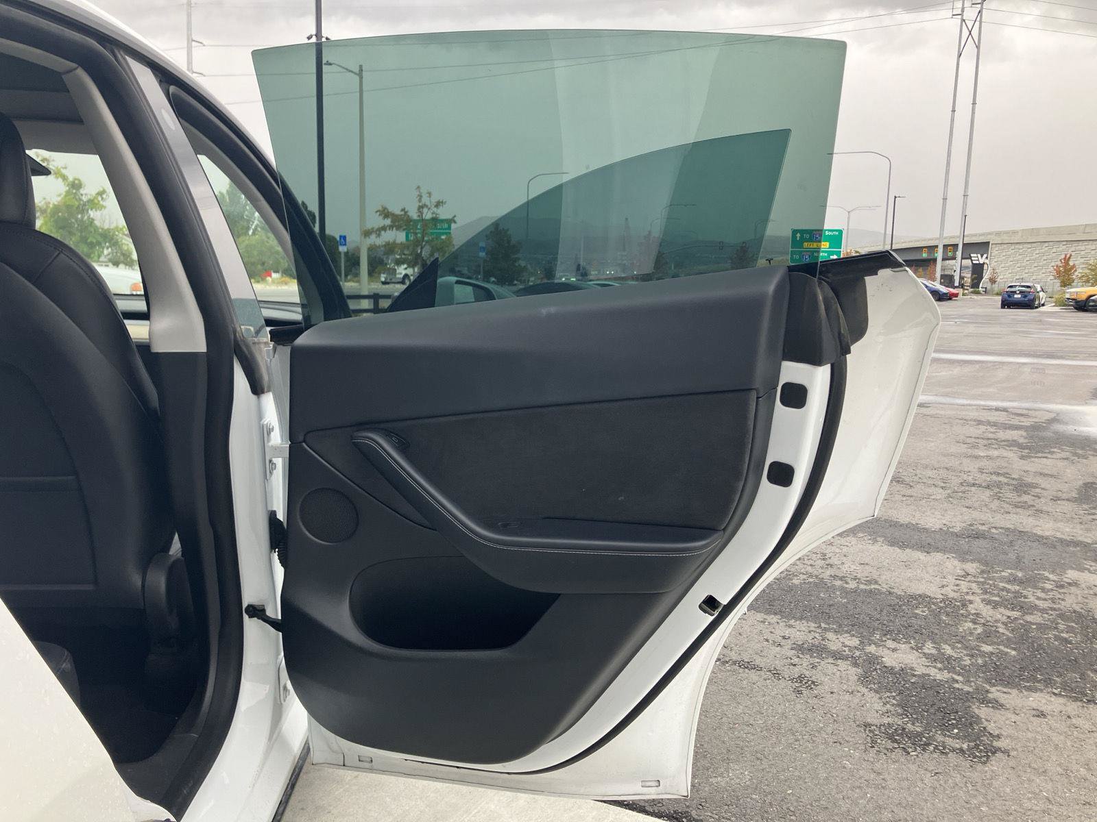 Used 2022 Tesla Model Y Long Range AWD/4WD image 18