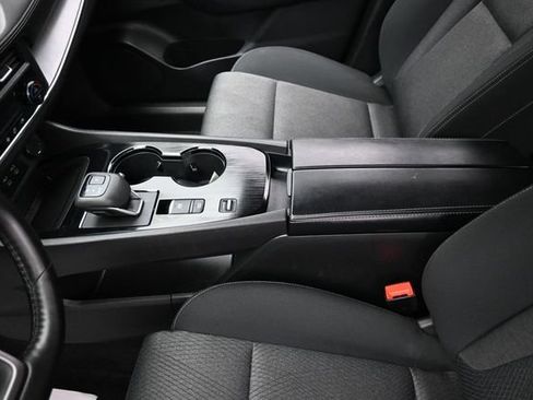 Used 2025 Nissan Rogue SV FWD image 25