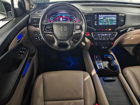 Used 2022 Honda Pilot Touring image 5