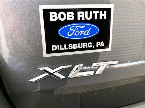 Used 2022 Ford Explorer XLT image 14