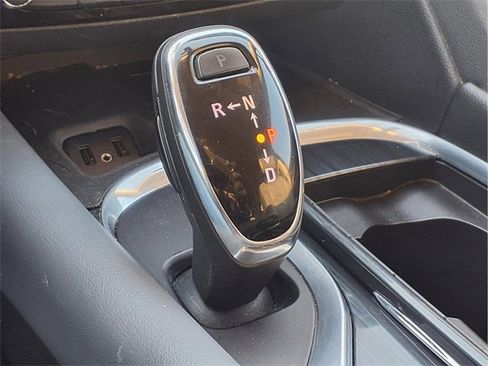 Certified 2019 Buick Enclave Essence image 12