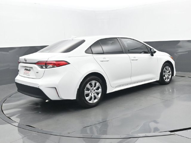 Used 2025 Toyota Corolla LE FWD image 20