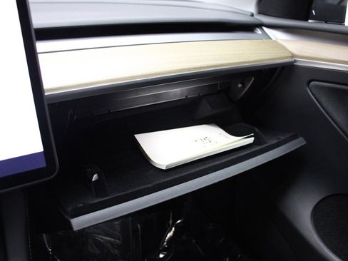 Used 2023 Tesla Model Y Performance image 32