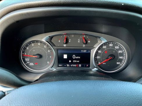 Certified 2023 GMC Acadia SLT image 16