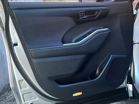 Used 2023 Toyota Highlander L image 23