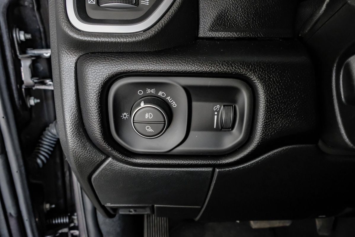 Used 2024 RAM 2500 Big Horn AWD/4WD image 23