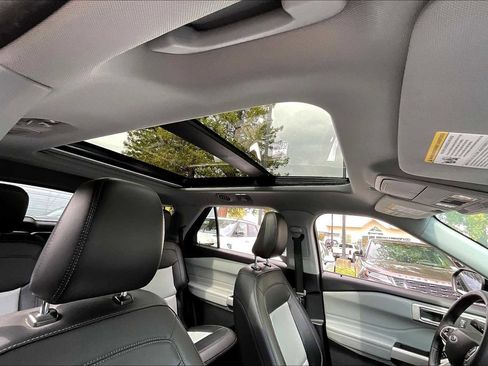 Used 2023 Ford Explorer XLT w/ Equipment Group 202A image 25