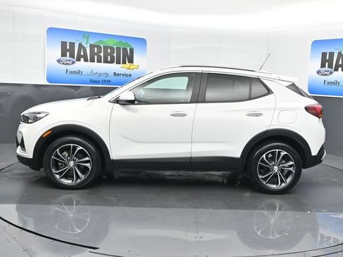 Used 2022 Buick Encore GX Select FWD image 2