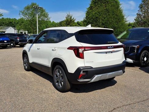 New 2026 Kia Seltos LX FWD image 6