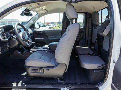 Used 2023 Toyota Tacoma SR5 AWD/4WD image 23