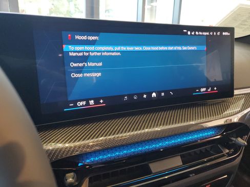 Used 2025 BMW M4 Coupe w/ Executive Package image 21