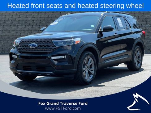 Certified 2022 Ford Explorer XLT w/ Equipment Group 202A AWD/4WD image 1