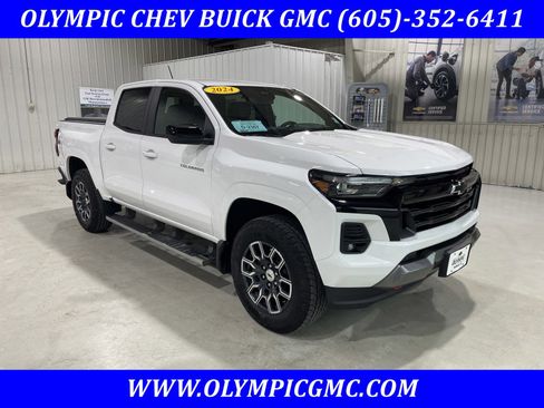 Used 2024 Chevrolet Colorado Z71 w/ Z71 Convenience Package 2 image 1