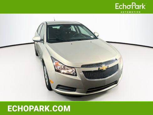 Used 2011 Chevrolet Cruze LT FWD image 1