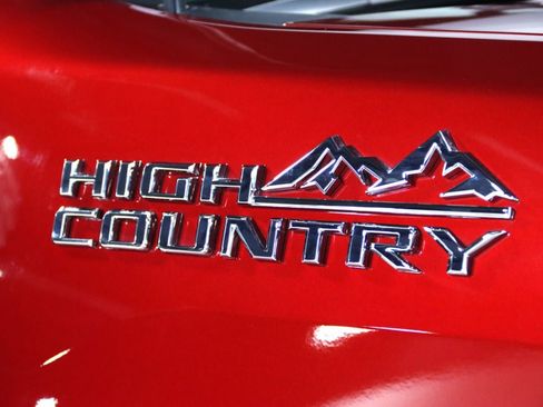 Used 2025 Chevrolet Silverado 2500 High Country w/ Technology Package AWD/4WD image 13