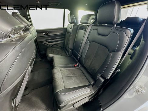 Used 2024 Jeep Grand Cherokee L Laredo image 31