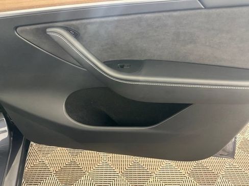 Used 2023 Tesla Model Y Long Range AWD/4WD image 22