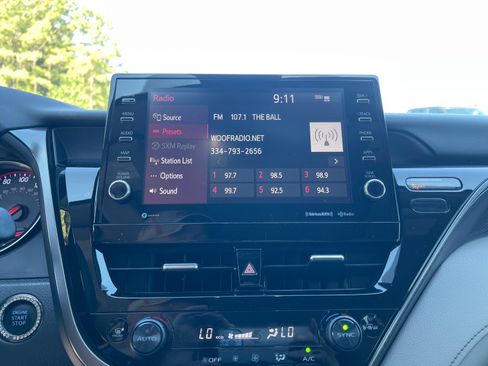 Used 2022 Toyota Camry XSE FWD image 5