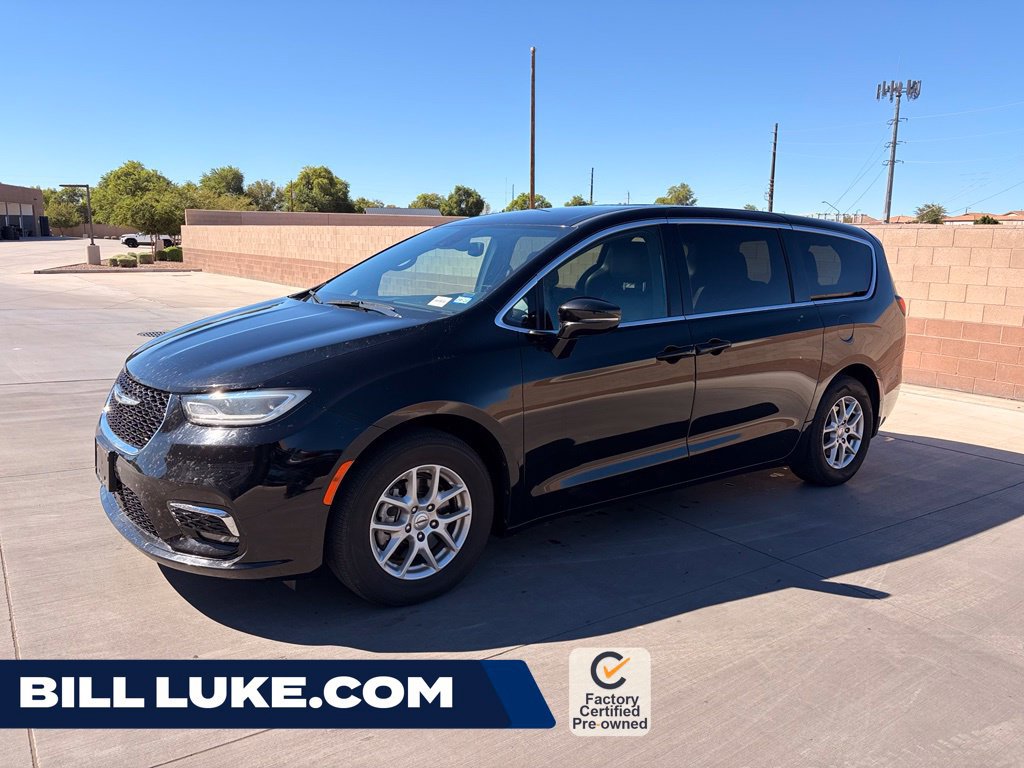 Certified 2025 Chrysler Pacifica Select FWD image 1