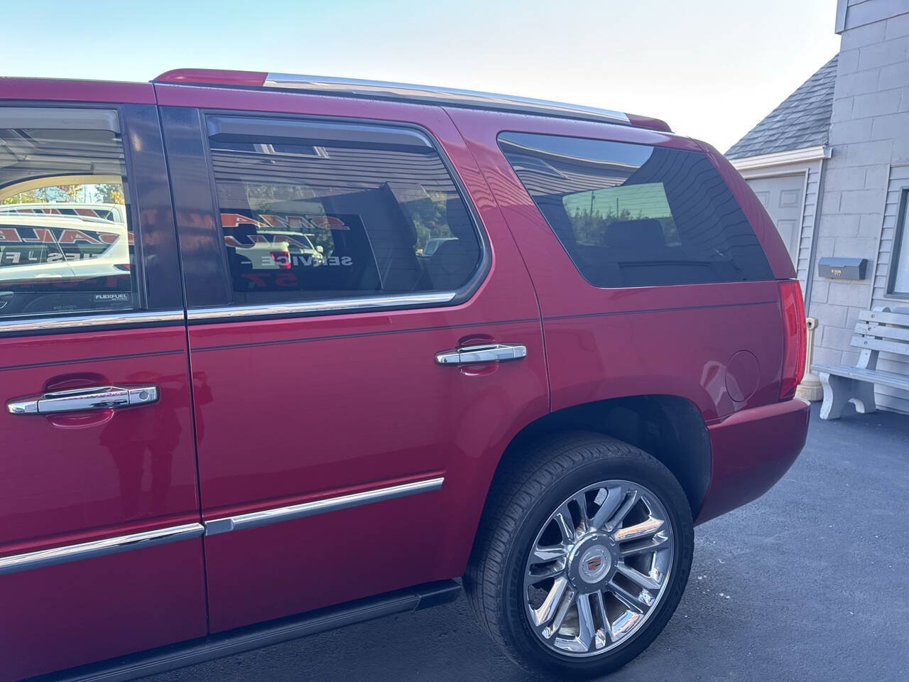 Used 2013 Cadillac Escalade Platinum AWD/4WD image 5