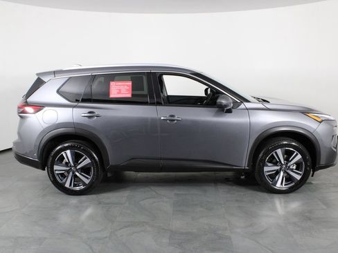 Certified 2026 Nissan Rogue SL FWD image 12