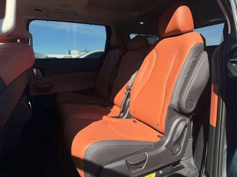 Used 2026 Kia Carnival SX Prestige image 17