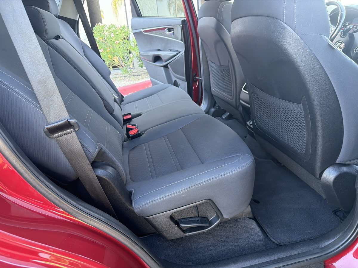 Used 2016 Kia Sorento FWD w/ LX Convenience Package image 26