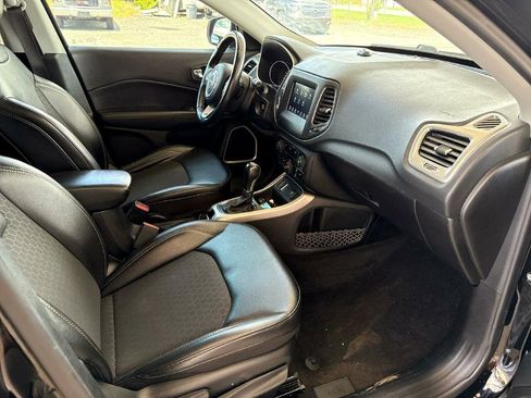 Used 2019 Jeep Compass Latitude image 22