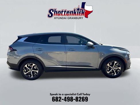 Used 2025 Kia Sportage EX FWD image 5