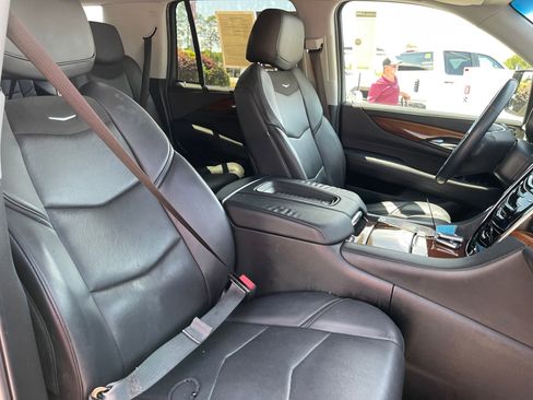 Used 2018 Cadillac Escalade Premium Luxury w/ LPO, Radiant Package image 28