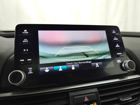 Used 2018 Honda Accord Touring image 27