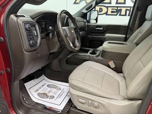 Used 2020 Chevrolet Silverado 2500 LTZ w/ Technology Package image 11