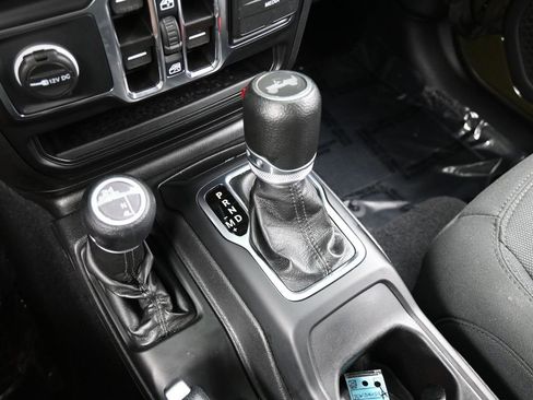 Used 2022 Jeep Wrangler Unlimited Sport image 23