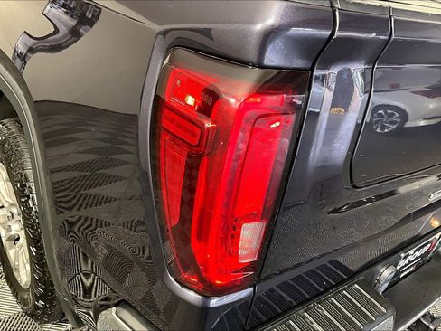 Used 2022 GMC Sierra 1500 SLT w/ X31 Off-Road Package AWD/4WD image 28