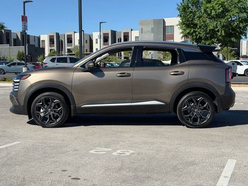 Certified 2025 Nissan Kicks SR image 2
