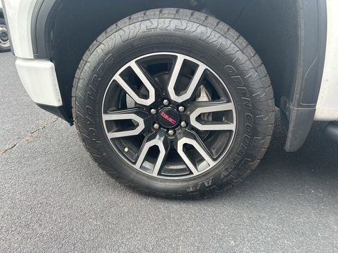 Used 2019 GMC Sierra 1500 AT4 w/ AT4 Premium Package image 6