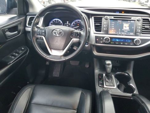 Used 2016 Toyota Highlander XLE AWD/4WD image 18